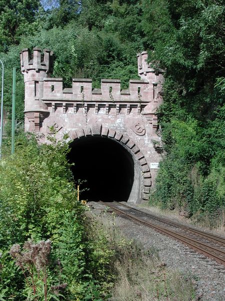 Datei:Kyllburger Tunnel Ostportal.jpg