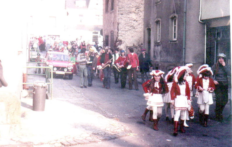 Datei:1975 Kinderkarneval02.jpeg