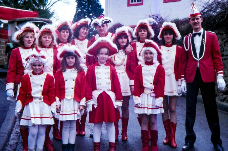 Datei:1987 Funkengarde.jpg