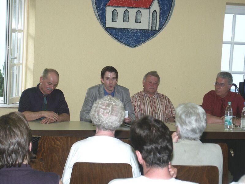 Datei:Bürgerforum zur Bürgermeisterwahl 2004.jpg