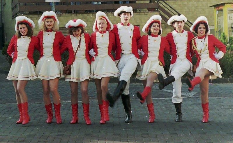 Datei:1992 Funkengarde.jpg