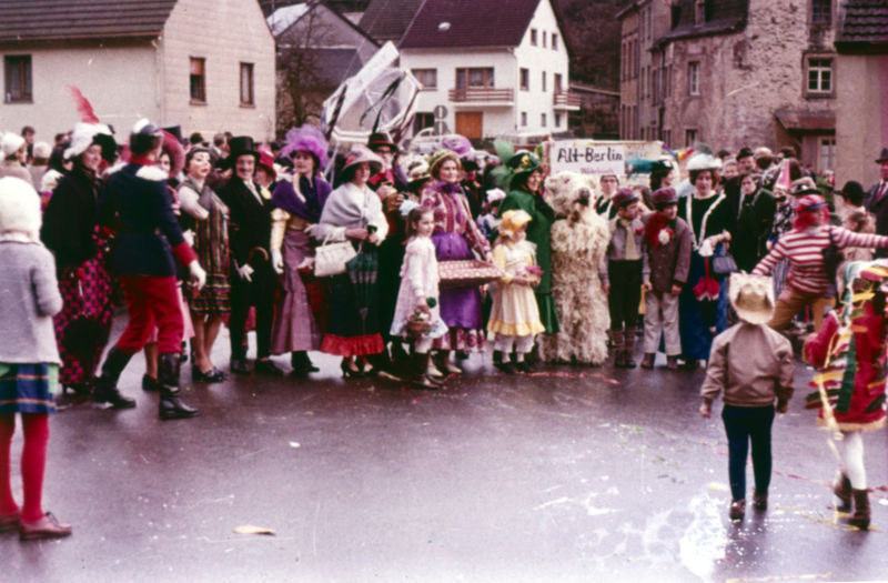 Datei:1971 Wehrbüschgruppe.jpg