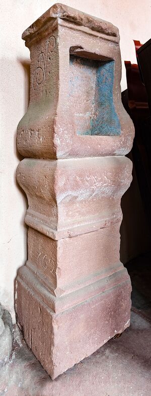 1762 Sockel Nischenkreuz.jpg